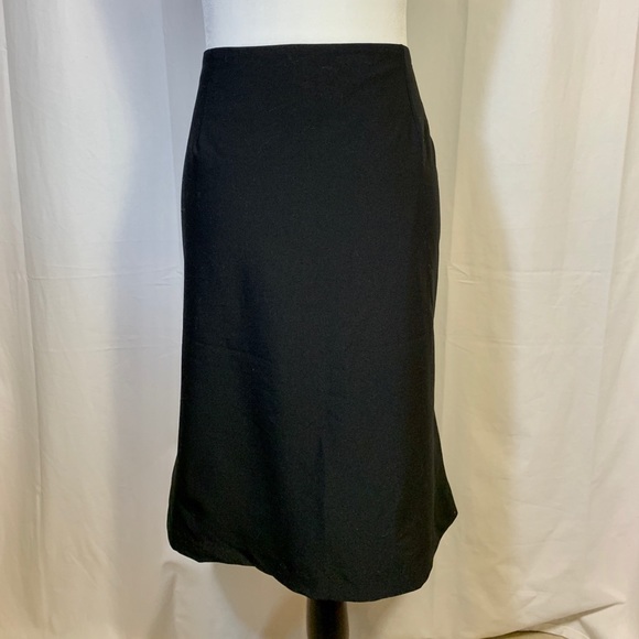 Bedo Pencil Skirt with a twist - Picture 3 of 6